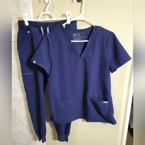 Navy figs scrub set.  Small casma top.  Small petite zamora joggers.